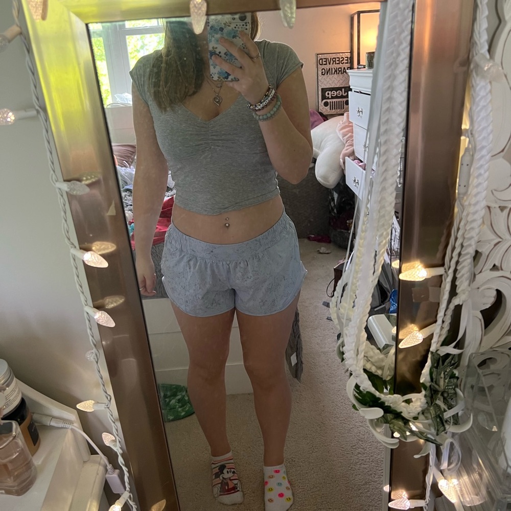Lululemon Hotty Hots Low Rise Size 8 2.5”